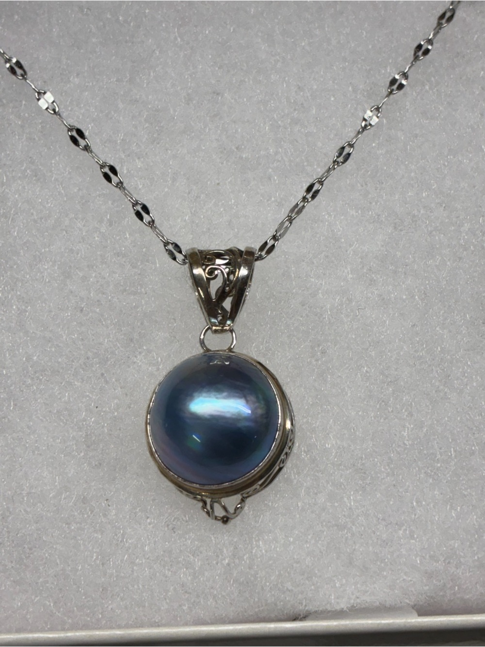 Lustrous Blue Pearl Pendant Necklace in sterling Silver